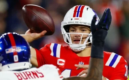 NFL: New England Patriots Triumph Over New York Giants 33-15 Clinching 10th Consecutive Victory