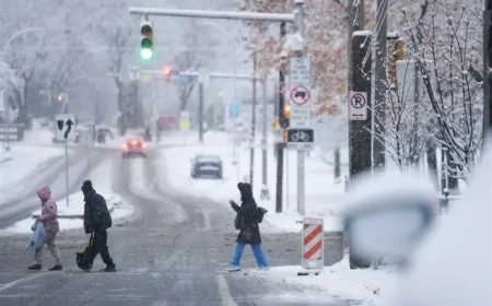 Pittsburgh Schools Close as Winter Storm Snowfall Eases