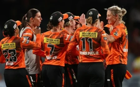 Devine Shines in Masterclass Performance as Scorchers Defeat Renegades