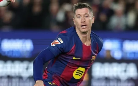 Robert Lewandowski Narrowly Escapes Defeat in Nail-Biting Finish to Thrilling Match