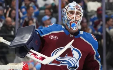 Avalanche’s Wedgewood Exits Game Against Canucks