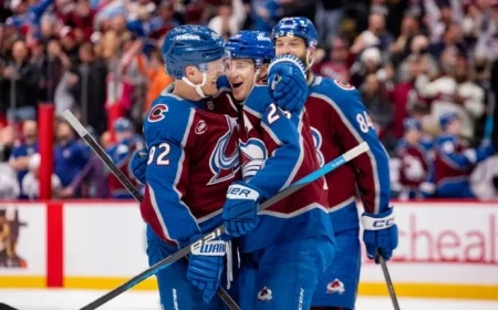 MacKinnon Scores Twice as Avalanche Extend Point Streak to 17 Games