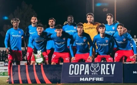 Live Score: Elche Controls Game but Lacks Threat at Quintanar (0-0)