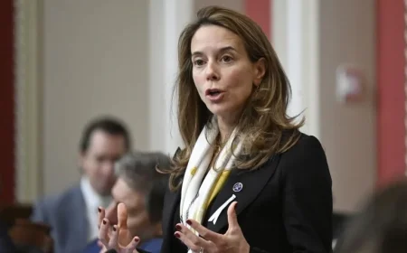 Legault Government Plans to Eliminate 5000 Jobs in Public Sector