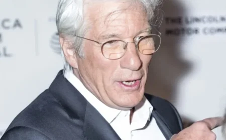 Richard Gere Voices Criticism of Donald Trump at Guadalajara Book Fair