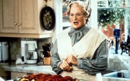 When Robin Williams Visited a Sex Shop in His Iconic Mrs. Doubtfire Costume