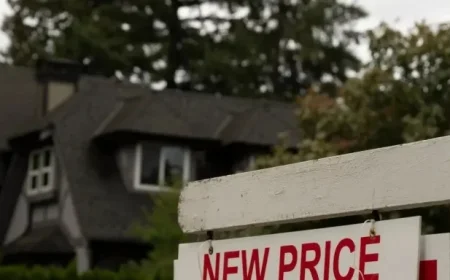 Great Housing Reset Predicted as Income Growth Surpasses Home Prices by 2026 Says Redfin Forecast