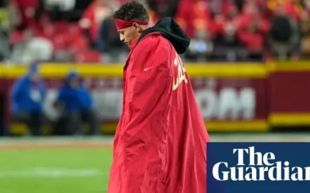 Kansas City Chiefs Struggle with Age and Innovation as Once Formidable Team Now Appears Old and Tired