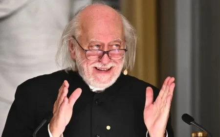 Nobel Prize Winner Krasznahorkai Captivates Stockholm with a Rare Literature Lecture