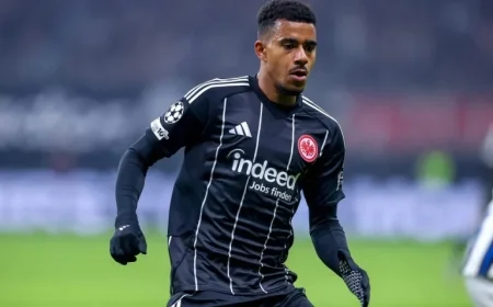 Toppmöller Implements Four Changes with Knauff Leading the Attack