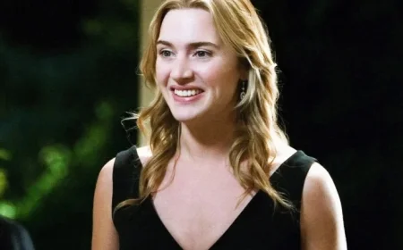 Fans Surprised to Learn Two Stars from The Holiday Dated Over a Decade Before the Film Released