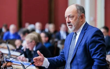 Christian Dubé Resigns from the CAQ Amidst Loi 2 Controversy
