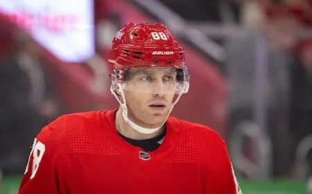 Kane Leads Red Wings to Victory Over Blackhawks in Thrilling Showdown