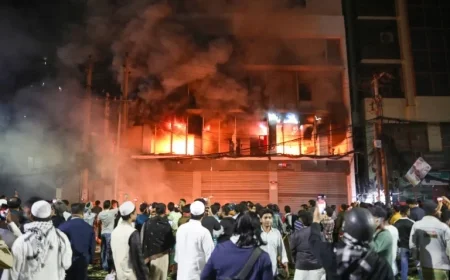 Live Updates: Bangladesh Erupts in Violence Following Activist Sharif Hadi’s Death