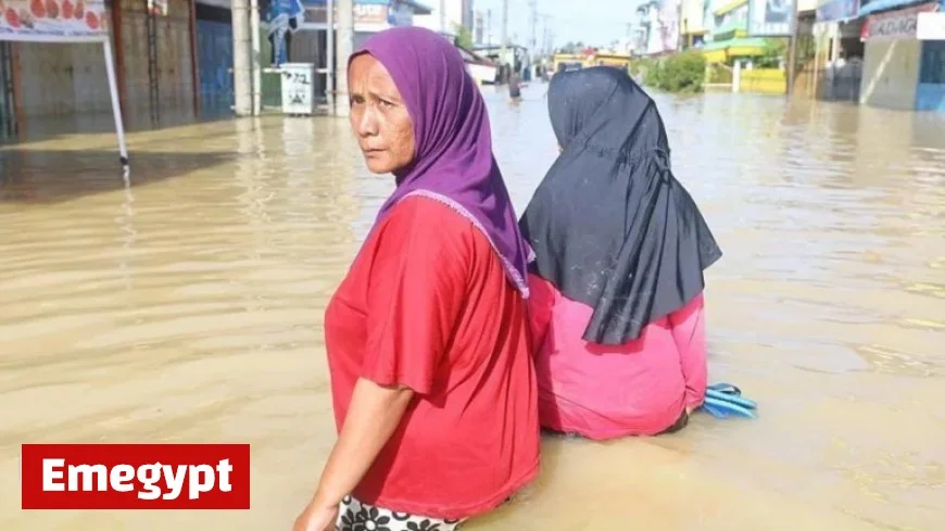 Indonesia Floods: Urgent Search for Food as Death Toll Hits 442