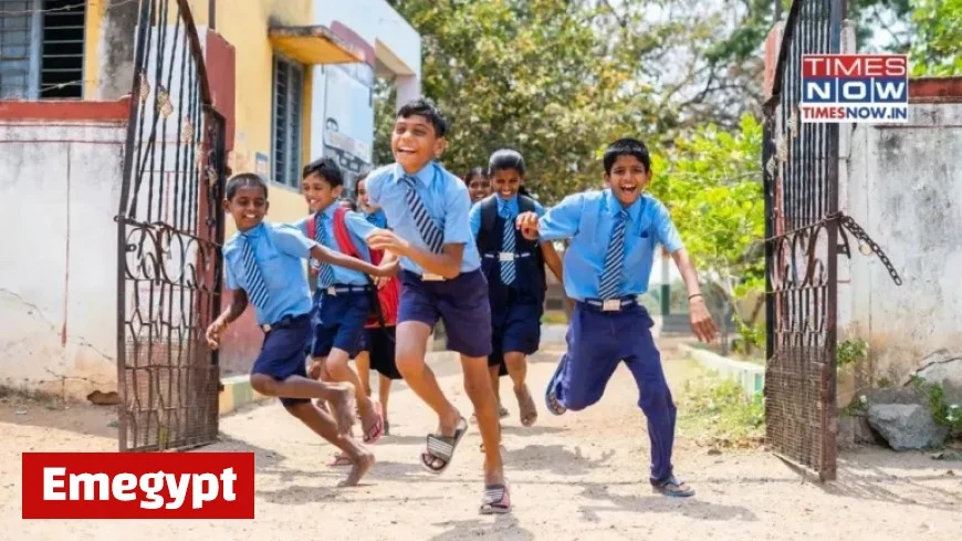 Tuesday School Closures: Live Updates on Potential District Holidays