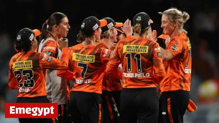 Devine Shines in Masterclass Performance as Scorchers Defeat Renegades