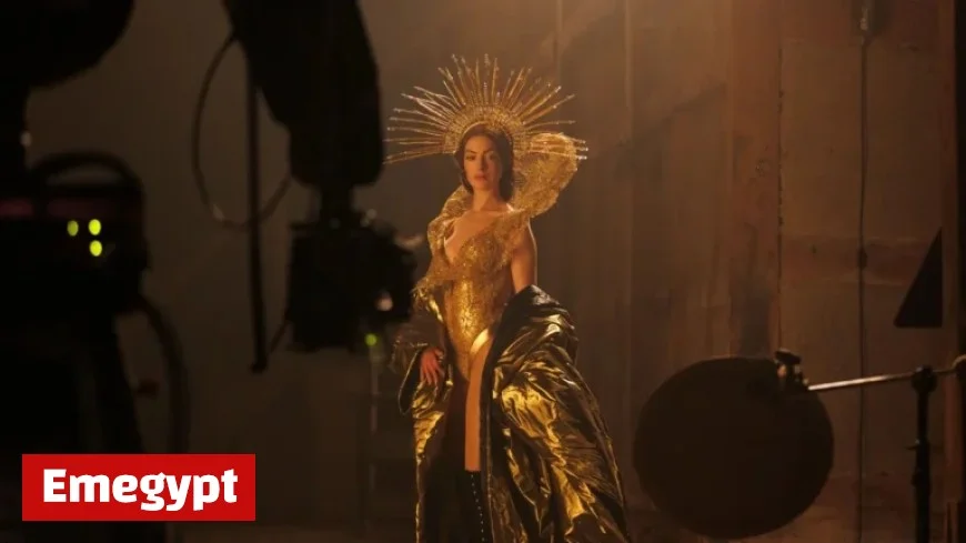 Anne Hathaway Stars as Pop Icon in A24’s ‘Mother Mary,’ Her Fourth 2026 Film