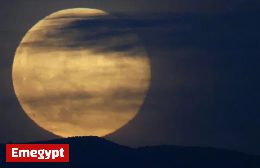 Don’t Miss Tonight’s Stunning Finale: Witness the Year’s Last Supermoon