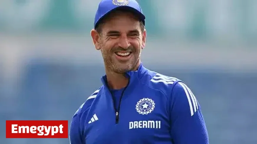 Ten Doeschate suggests starting two hours early to combat dew effectively