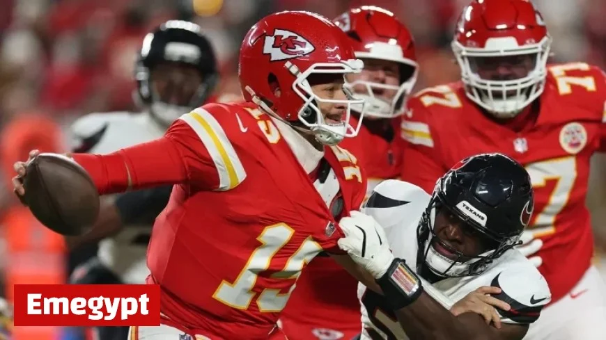 Patrick Mahomes throws three interceptions diminishing Chiefs playoff hopes in loss to Texans
