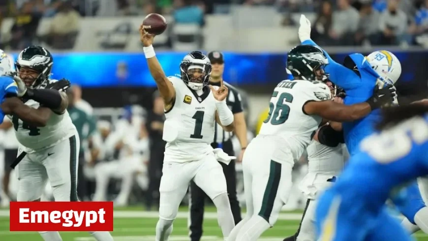 Eagles Struggle with Turnovers and Scoreless Offense, Trailing 10-6 at Halftime