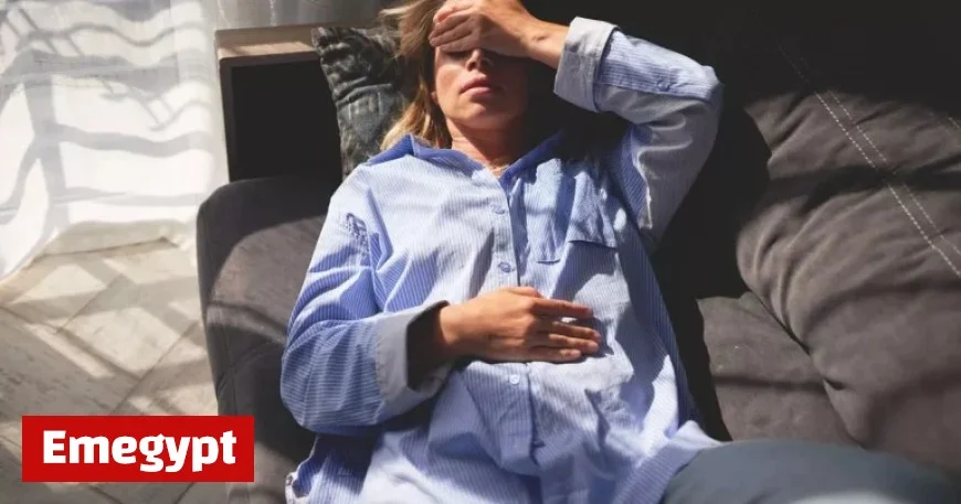 Expert reveals the distinguishing symptom that separates Covid from a common cold