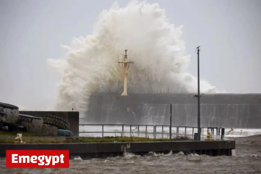 Storm Bram Unleashes Wild Seas Flooding and Power Outages in Wicklow Captured in Striking Photos