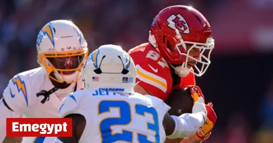 Chargers vs Chiefs Thrilling Live Updates: Los Angeles Holds Narrow Lead in Fourth Quarter Battle