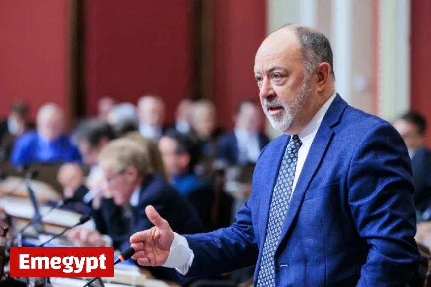 Christian Dubé Resigns from the CAQ Amidst Loi 2 Controversy